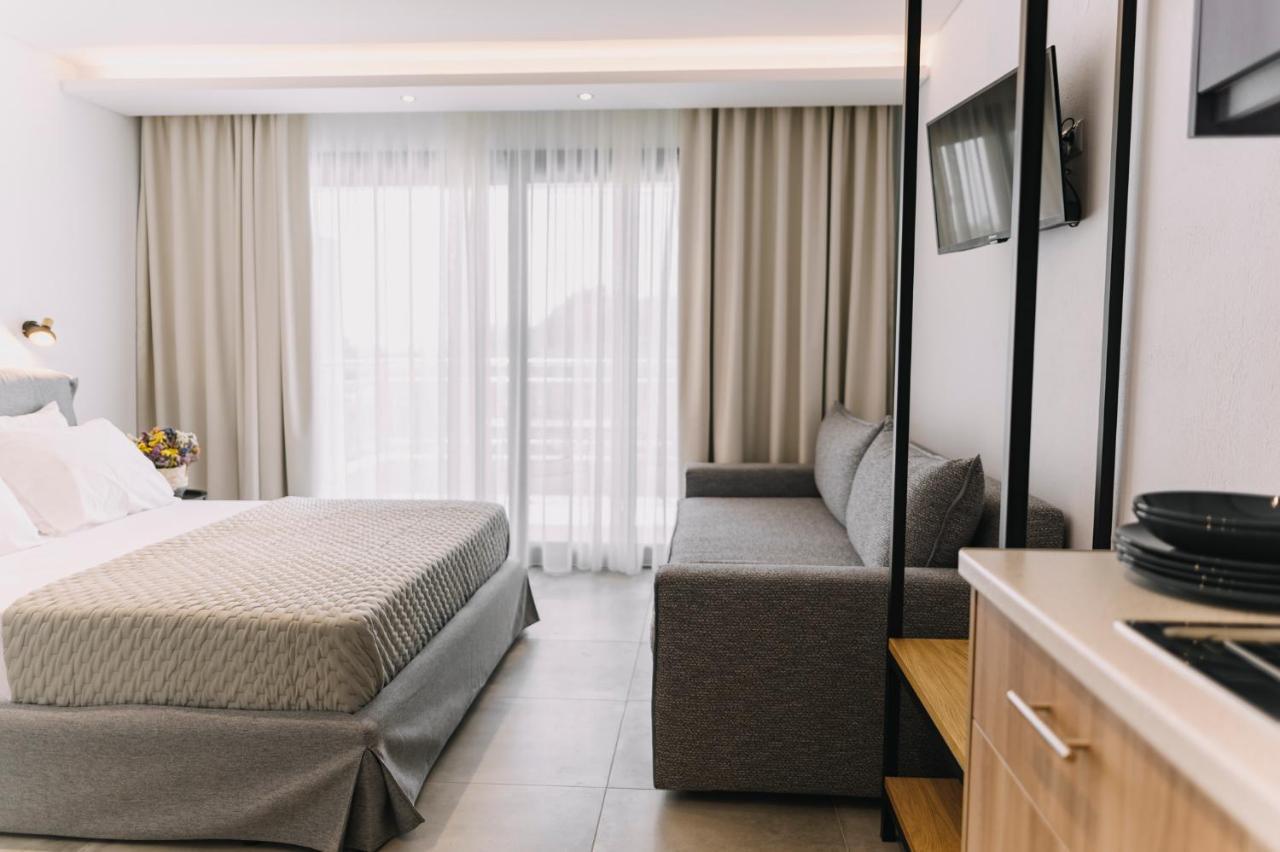 לימנריה Blue Stone Luxury Suites מראה חיצוני תמונה
