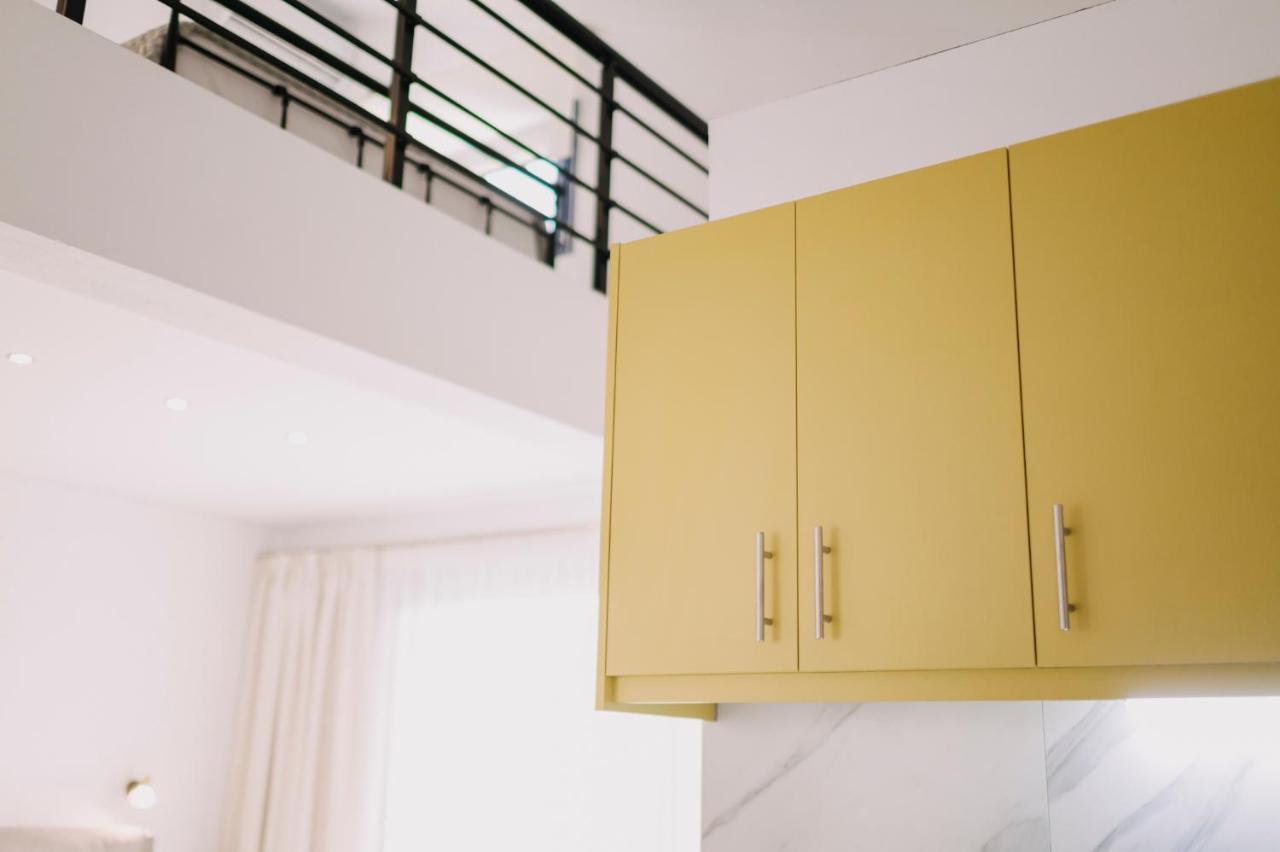 לימנריה Blue Stone Luxury Suites מראה חיצוני תמונה